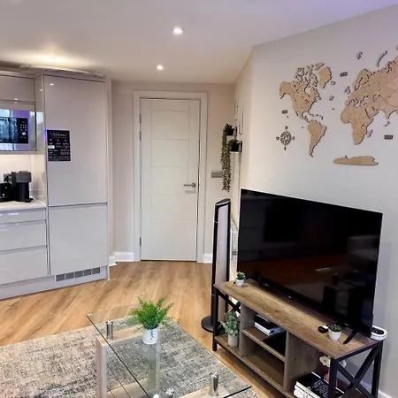 شقة Modern - Sleeps 4 & Walk To Arena