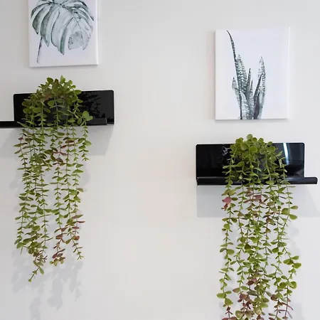 Modern - Sleeps 4 & Walk To Arena Apartment *